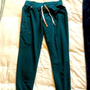 Figs Zamora jogger in Caribbean blue